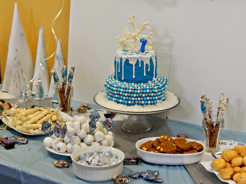 Frozen themed birthday party pictures #disneyside