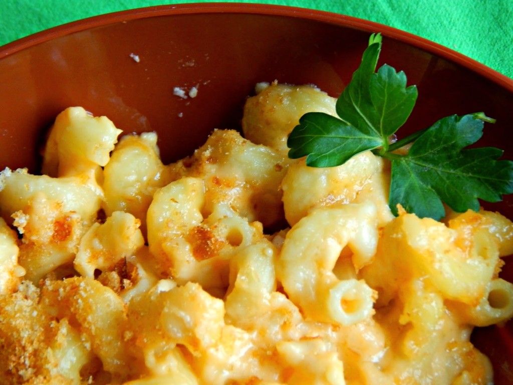 #AD 5 Cheese Macaroni and Cheese Recipe with #GameTimeHero Hot Wings @Delianytime