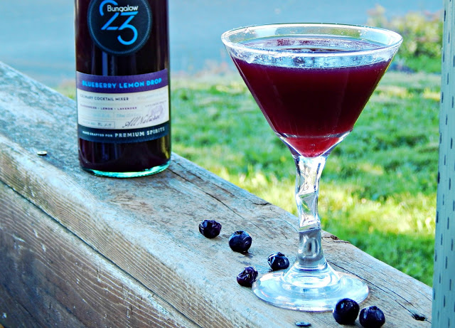 Blueberry Lemon Drop Cocktail via @melissakaylene 