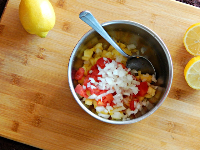 How to make a sweet and slightly spicy pineapple salsa #YesYouCAN ad 