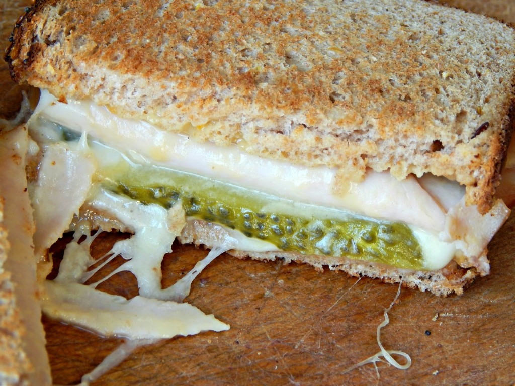 Turkey, Mozzarella, and Picke Sandwich #HillshireNatural #ad @hillshirefarm