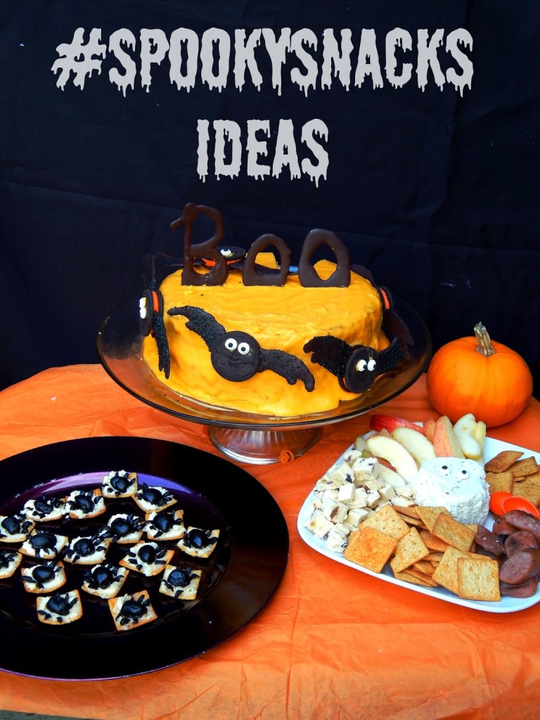 Halloween Snack Ideas / Spider Snacks / Oreo Bats / #SpookySnacks #shop #cbias