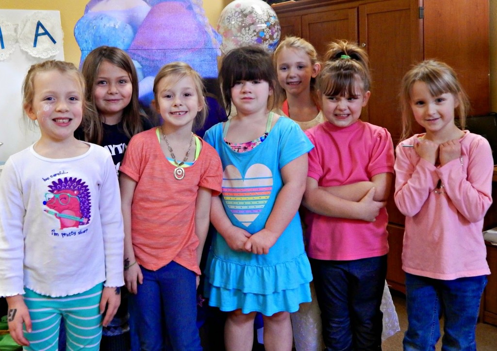 Frozen themed birthday party pictures #disneyside