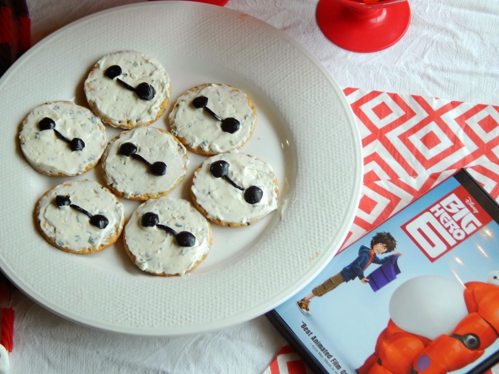 Big Hero 6 / DIY Baymax Candy Necklaces #BigHero6MovieNight #ad @Target 