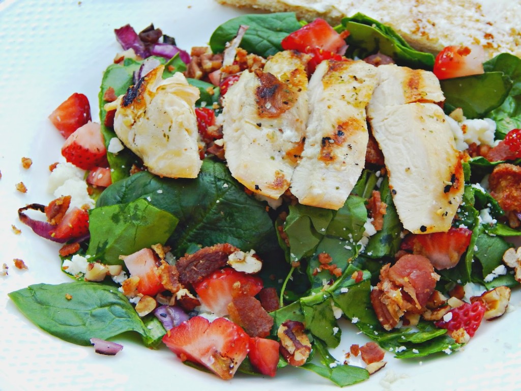 Here's a recipe for a delicious Strawberry Chicken Salad #FosterFarmsFresh AD