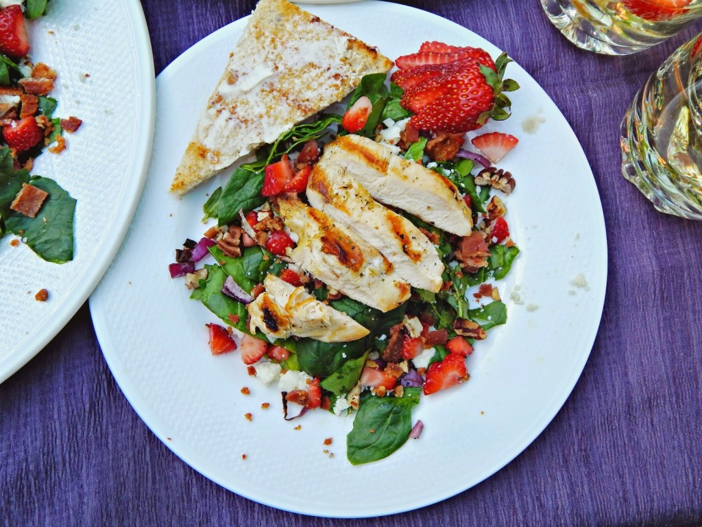 Here's a recipe for a delicious Strawberry Chicken Salad #FosterFarmsFresh AD