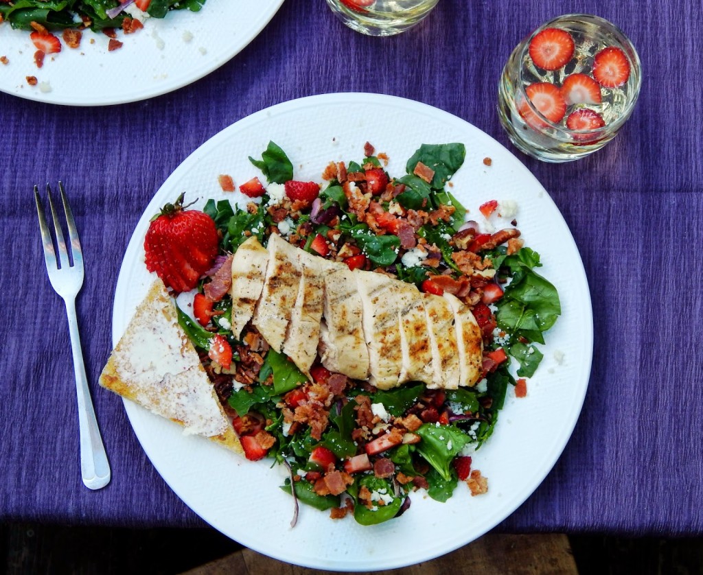 Here's a recipe for a delicious Strawberry Chicken Salad #FosterFarmsFresh AD