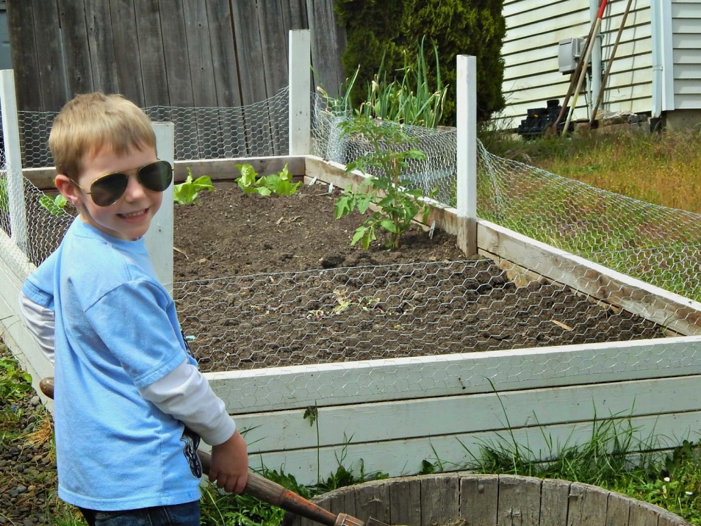 Get Kids Excited About Gardening #RaisingGoodApples AD
