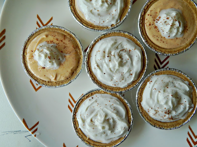 How to make personal Greek Yogurt Pumpkin Pies that taste delicious and only take 30 seconds to make! #EffortlessPies AD