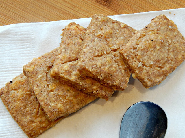 How to make homemade whole wheat cheddar cheese crackers