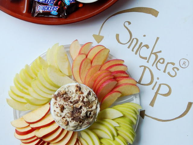 Recipe for Snickers® Blitz Dip #GameDayMVP AD