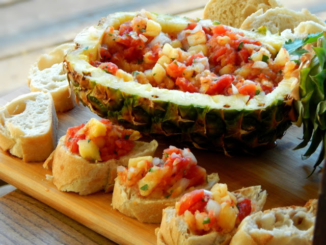 How to make a sweet and slightly spicy pineapple salsa #YesYouCAN ad 