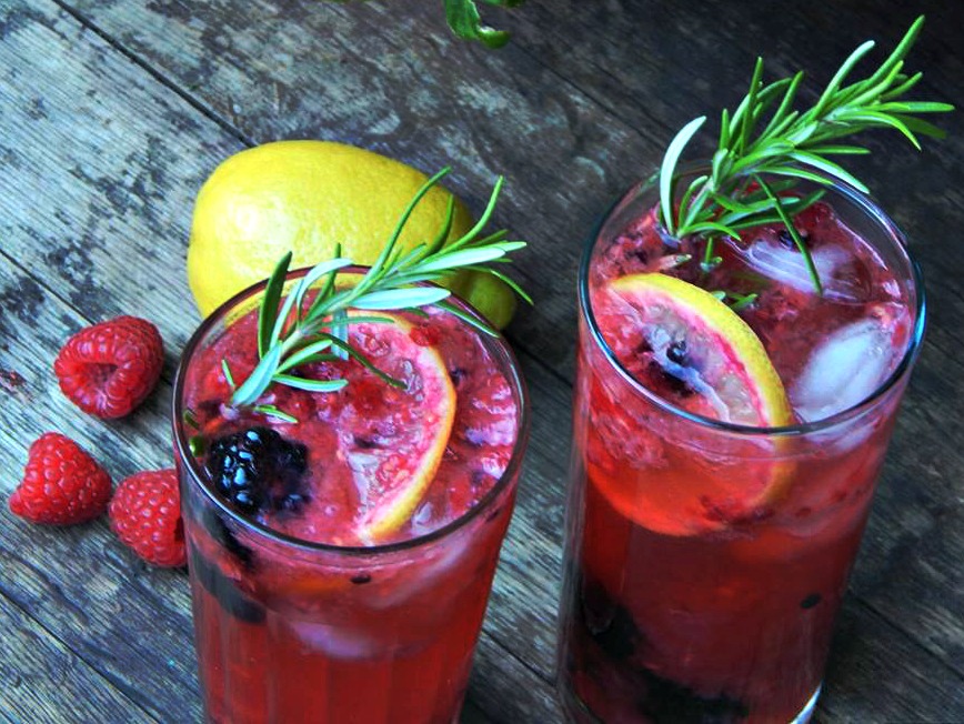 berry lemon cocktail