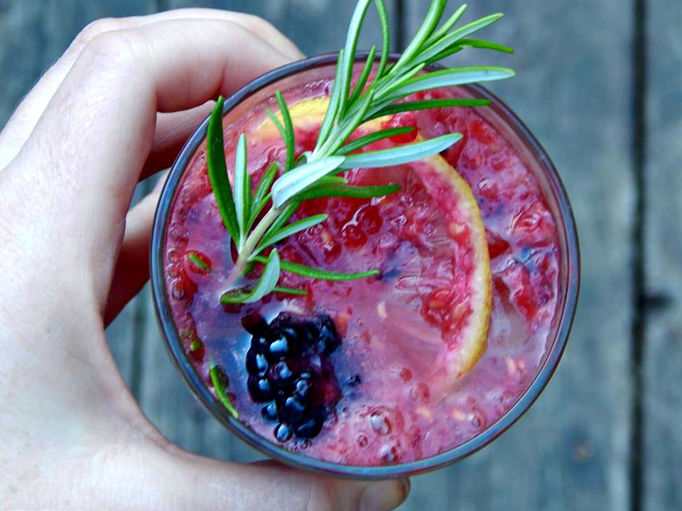 berry lemon cocktail