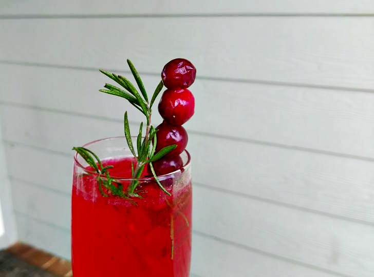 cranberry rosemary mimosas